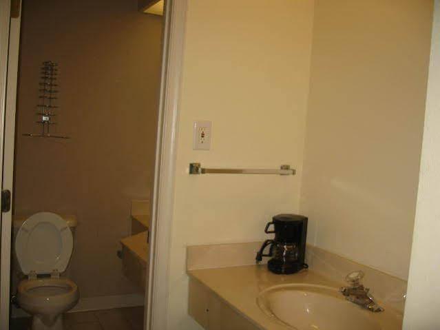 America'S Inn Williamsburg Bagian luar foto
