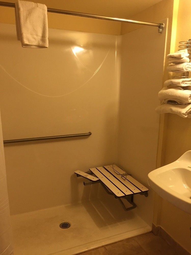 America'S Inn Williamsburg Bagian luar foto